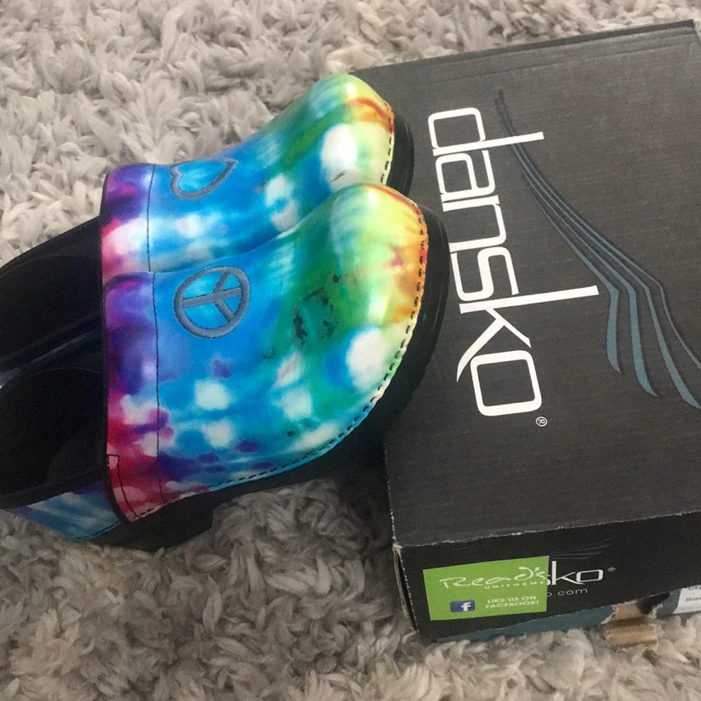 Peace and Love Women’s Dankso Clogs